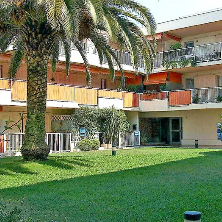 Les Patios-6 Апартаменты *